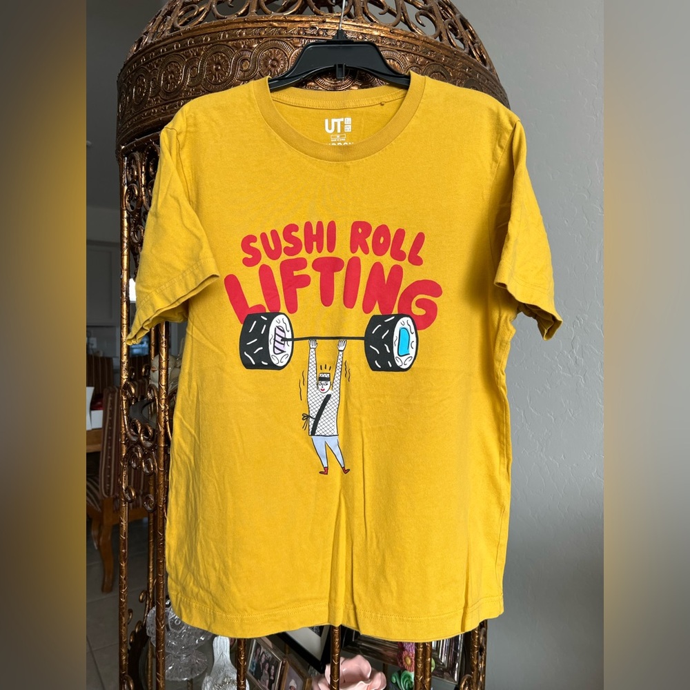 Uniqlo Nippon Omiyage Sushi Roll Lifting T-Shirt